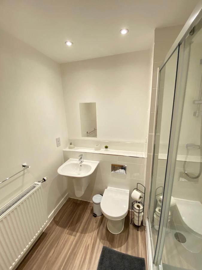 3 Bedrooms Double Or Single Beds, 2 Parking Spaces! Wifi & Smart Tv'S, Balcony Portsmouth Exterior foto
